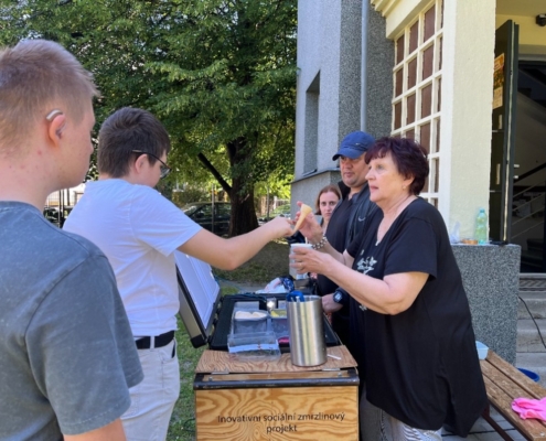 Dnes na zahradě školy proběhl Den zvířat