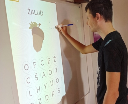 Matematika, psaní, výtvarná výchova - práce s barevným papírem