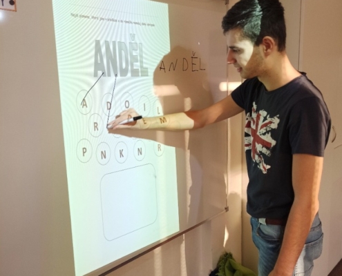 Interaktivní tabule, psaní, matematika. Výtvarná výchova